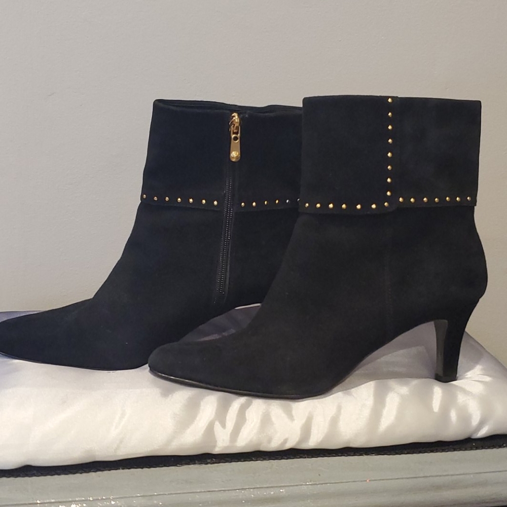 Black suede Tahari booties